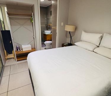 Durban Point Apartment | Accommodation Front - Scenic Sea View 2 Sleeper