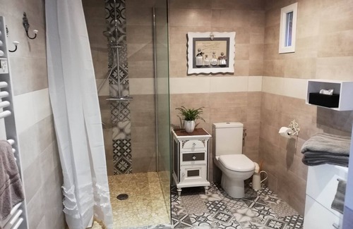 Tour-de-Faure Bed & Breakfast | ACCOMMODATION "LE SAINT JACQUES" 1 double room