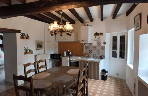 Maligny House | Accommodation near Chablis (WIFI)