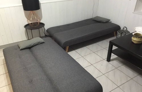Vedene Apartment | Accommodation on PATIO, ground floor, WIFI, Vedene
