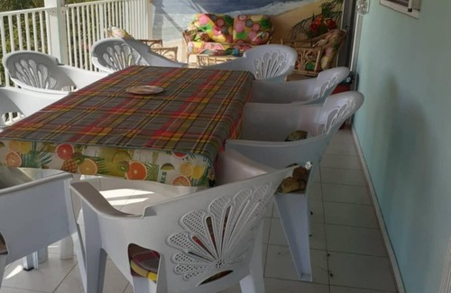 Deshaies House | Accommodation overlooking the caribbean