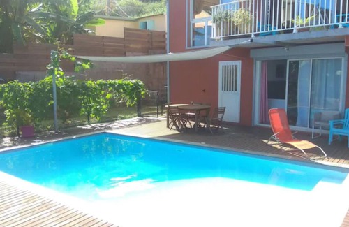 L'Etang-Sale Apartment | Accommodation with private pool on garden level