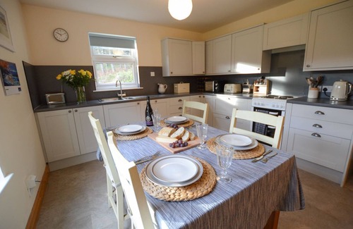 Lerags Cottage | Achalic Beag - sleeps 4 guests in 2 bedrooms