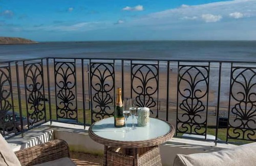 Muston Apartment | Ackworth House Number 4 - Stunning luxury apartment - huge balcony - views of be