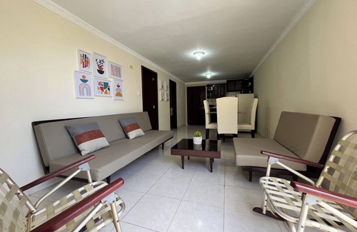 El Rodadero Apartment | Acogedor apartamento en El Rodadero, Santa Marta. TV, WiFi, AC. Frente al mar.