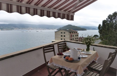 Quintans Condo | Acogedor Apartamento Familiar con Terraza en Combarro