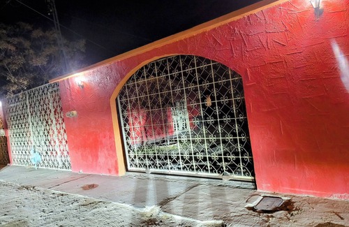 Juarez Municipality House | Acogedora casa de 2, recámaras con WiFi, aire y estacionamiento en Cd. Juárez