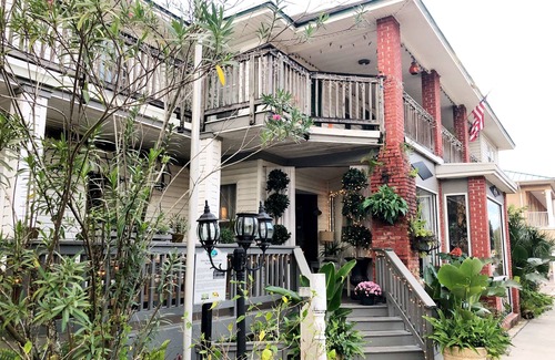 Safety Harbor Apartment | Acorn Terrace at the Harbor Inn on Main, Safety Harbor, FL