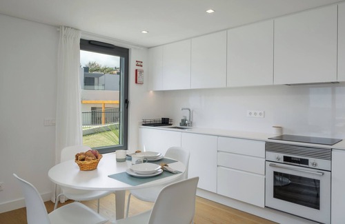 Sao Martinho Apartment | Acqua Residence VIII – Sea View and Pool