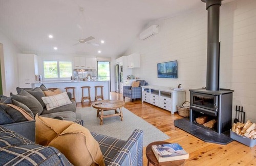 Currumbin Valley House | Acreage near Currumbin Beach