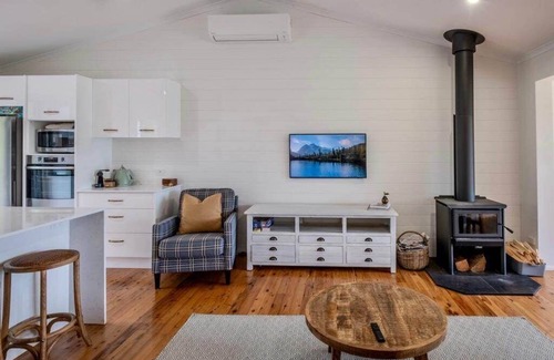 Currumbin Valley House | Acreage near Currumbin Beach