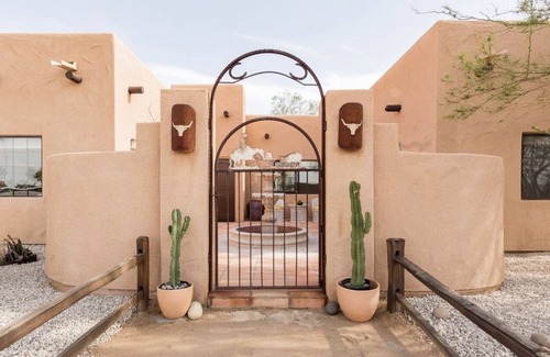 Yucca Valley Villa | Acres of private Oasis. Sit in the Sauna, Soak under stars, Refresh with a dip.