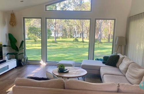 Eraring House | Acres on the Lake - your private retreat