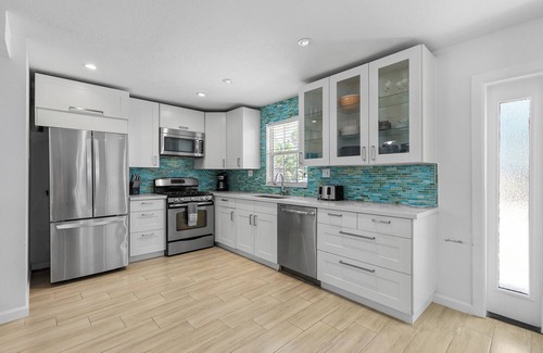 Horton Shores House | ☀️Across from beach-Private Pool-Barefoot Bungalow☀️