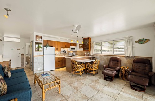 Kihei Condo | Across From Kamaole 2 Beach, This Concrete Resort Is Maintained Well