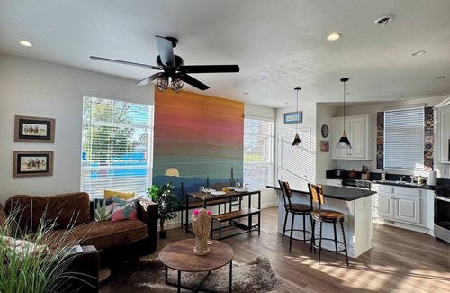 Santa Ana Heights House | Across from Sportspark Central AC Racketball