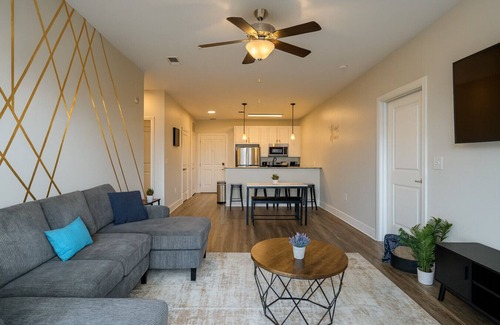 Glen Iris Apartment | Across from UAB | Spacious 2BR Retreat 5th
