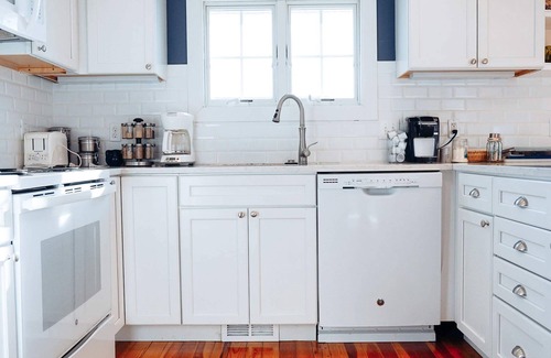 Narragansett House | Across-Scarborough beach, AC, ocean views, big yard, Narragansett, beach items
