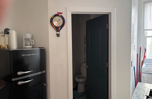 Glenwood Apartment | Across Temple Hosp 1 bedroom