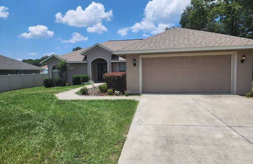 Summerfield House | Across the street from The Villages