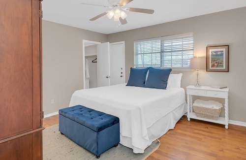 Park Cities Condo | Across the street from SMU!