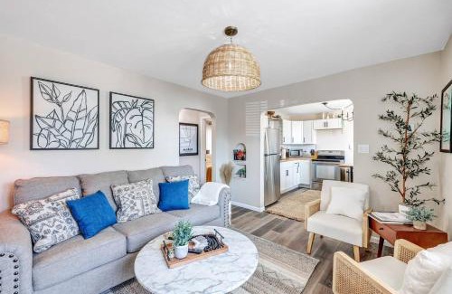 Algoma Apartment | Across The Street From Von Stiehl-newly Renovated!