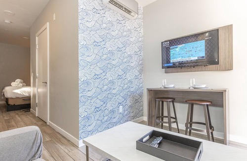 Old Town House | ADA Compliant Apt with WiFi, Close to All - Long Term Stay Discounts