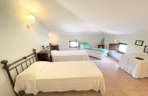 San Brizio Apartment | Adam House - Sleeps 7 - Exc Pool