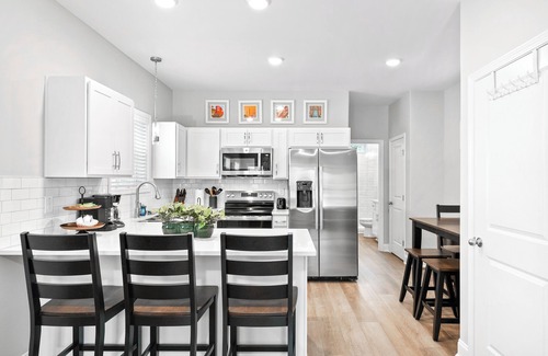 Clarksville House | Adam's Downtown Retreat with 2 Rooftop Patios (1012/1014 Franklin)