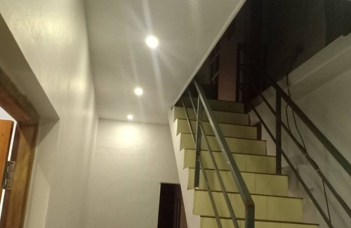 Kochi Apartment | Adam's Holiday home is 3 BH apartment type with two ac & one non ac rooms.