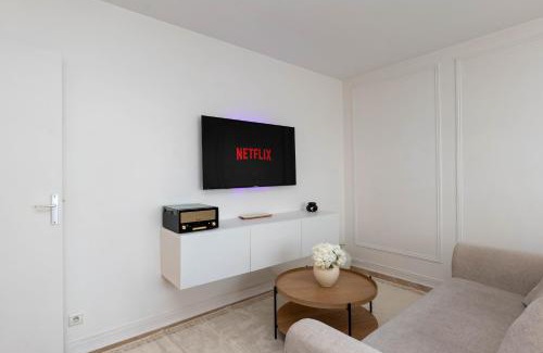 Courcouronnes Apartment | Adam Suites