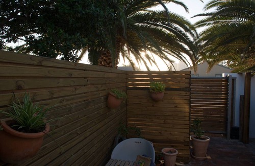 Bloubergstrand Apartment | Adams Place Beautiful Apartment In Table View