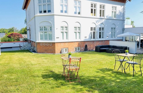 Aalborg Apartment | aday - City Central Mansion - 4 bedroom apartment