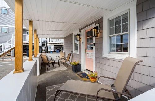 Salisbury Beach House | Addie Shack & Cammie Cabana Pet Friendly 10pp