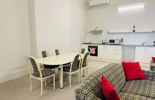 Glenelg Apartment | Adelaide's Seaside Location - Glenelg Beach: Seafield Apartment No. 5, Upstairs, Shared balcony