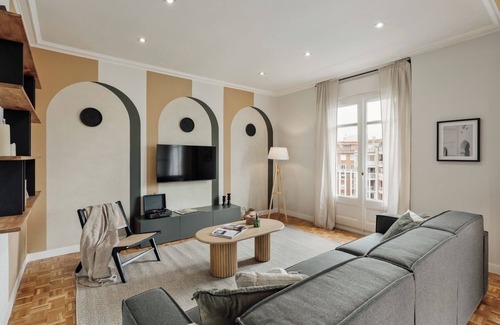 El Putget i Farro Apartment | Adile - 4 bedrooms and balcony in El Putxet