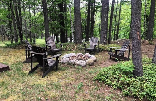 The Glen Ski Chalet | Adirondack “River Rapture"- Lake George/Mount Gore