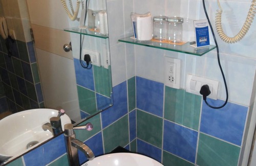 Ameerpet Hotel | Aditya Hometel Hyderabad