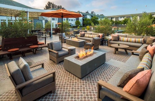 Del Mar Heights House | Adjacent to Del Mar racetrack, near the beach
