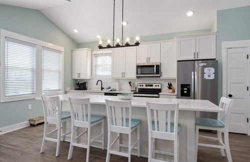 Corolla Light House | Admiral's Abode - Fully Loaded! Walk to the beach, Dogs ok!, Huge SW Pool!