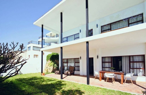 Gordon's Bay House | ADMIRAL'S COTTAGE
