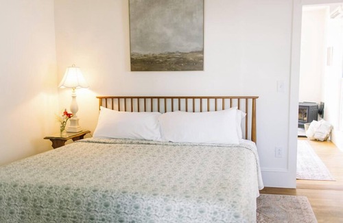 Boothbay Harbor Hotel | Admiral's Quarters Room 13 - PREMIER Ocean View 2 Room King Suite w/Living Room, Fireplace, Patio