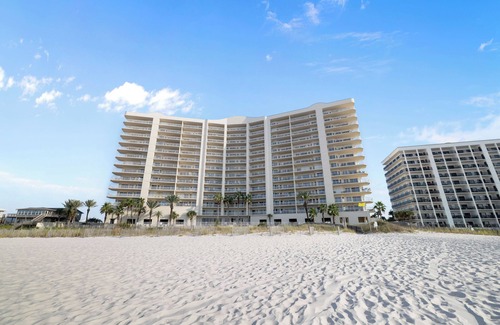 Orange Beach Condo | Admiral's Quarters 1407 by Liquid Life