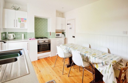 Yarmouth Cottage | Admirals Cottage - a cottage that sleeps 4 guests in 2 bedrooms