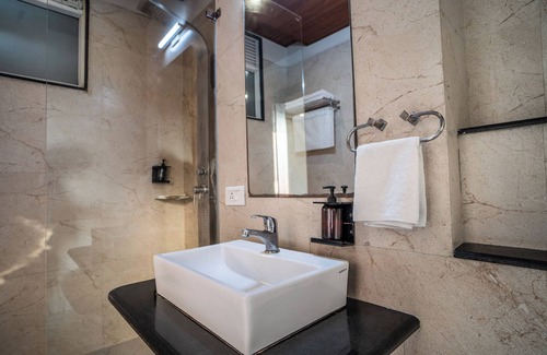 Khanjipeer Hotel | Admire Inn