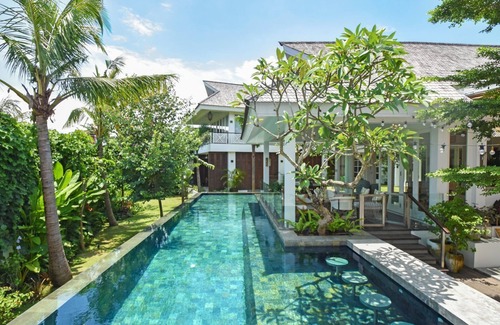 Berawa Villa | Adnaisak House - Seven Bedroom Villa, Sleeps 14