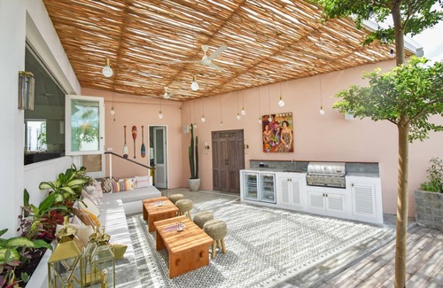 Berawa Villa | Adnaisak House - Seven Bedroom Villa, Sleeps 14