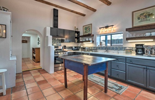Downtown Santa Fe House | Adobe House w/Patio - Walk to Dtwn Plaza & Shops!