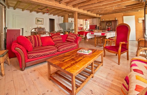 Aubusson-dʼAuvergne House | Adobe mill on the banks of a torrent - Near Lac d'Aubusson - rated 3*.