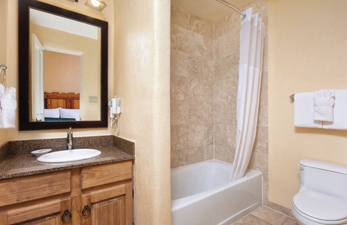 Downtown Santa Fe Resort | Adobe-Styled Studio w/Gas Fireplace, Resort BBQ Area & More!